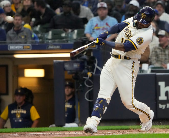 Milwaukee Brewers hit just four home runs through first eight games