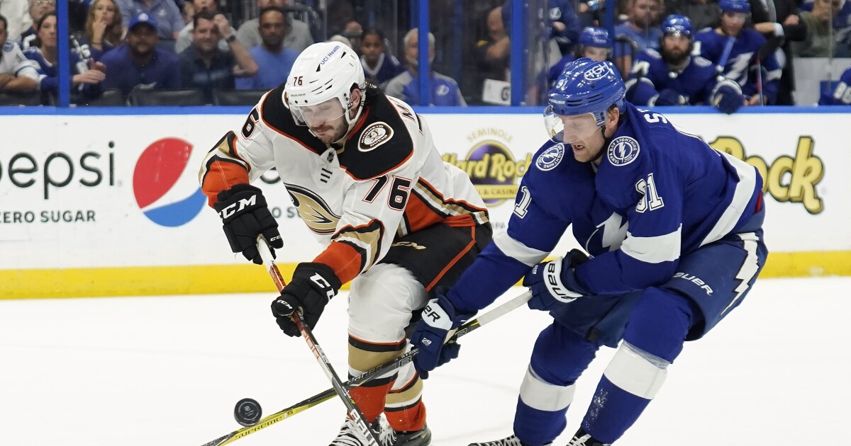 Lightning defeat Ducks in overtime to clinch playoff berth