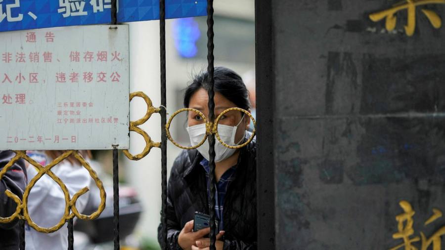 Shanghai lockdown stokes global supply chains anxiety