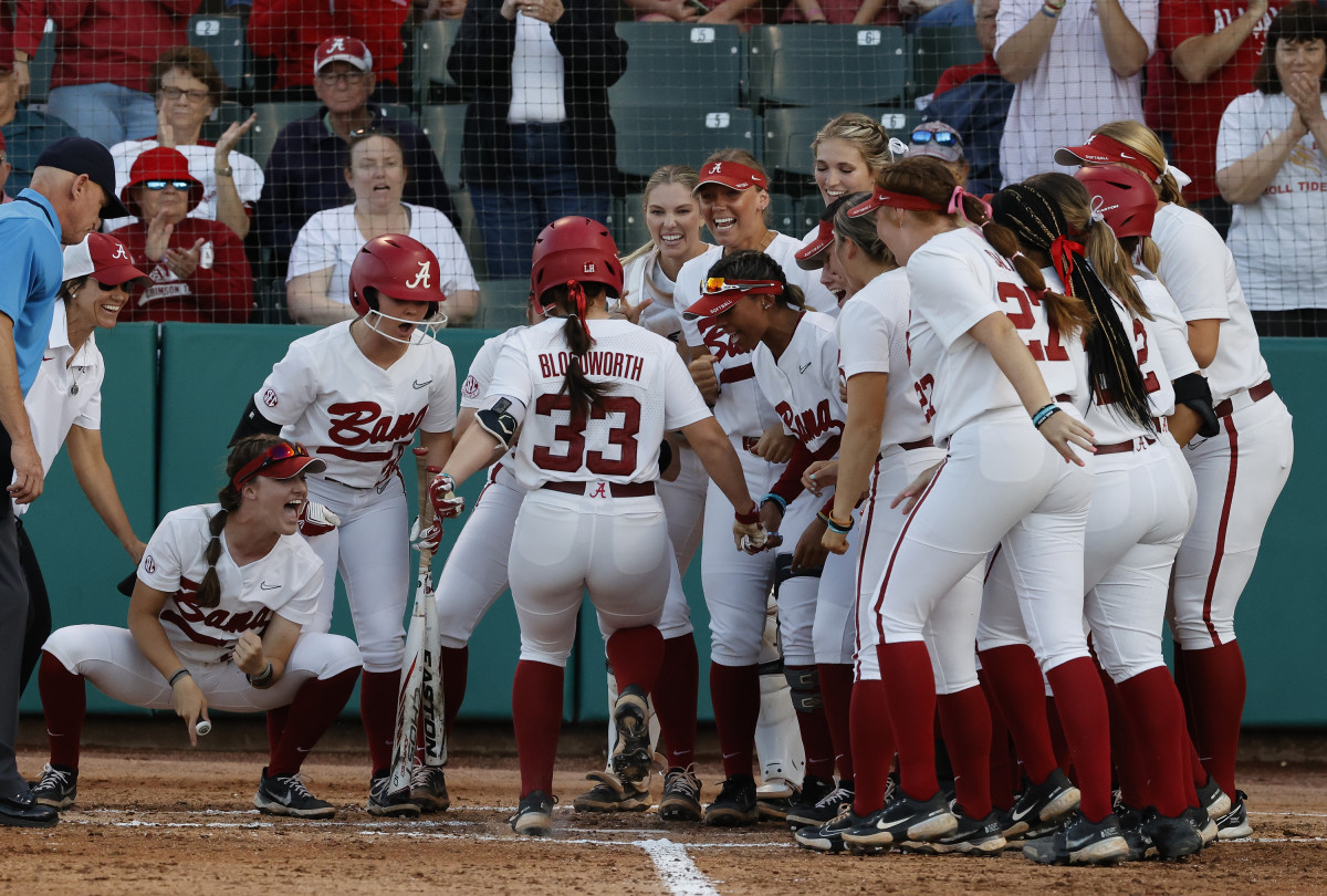 Live Updates: No. 2 Alabama Softball vs. Mississippi State