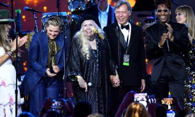 After a long night of tribute, Joni Mitchell takes the stage at Musicares