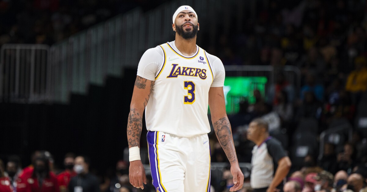 Lakers’ Anthony Davis, LeBron James to play tonight vs. Pelicans