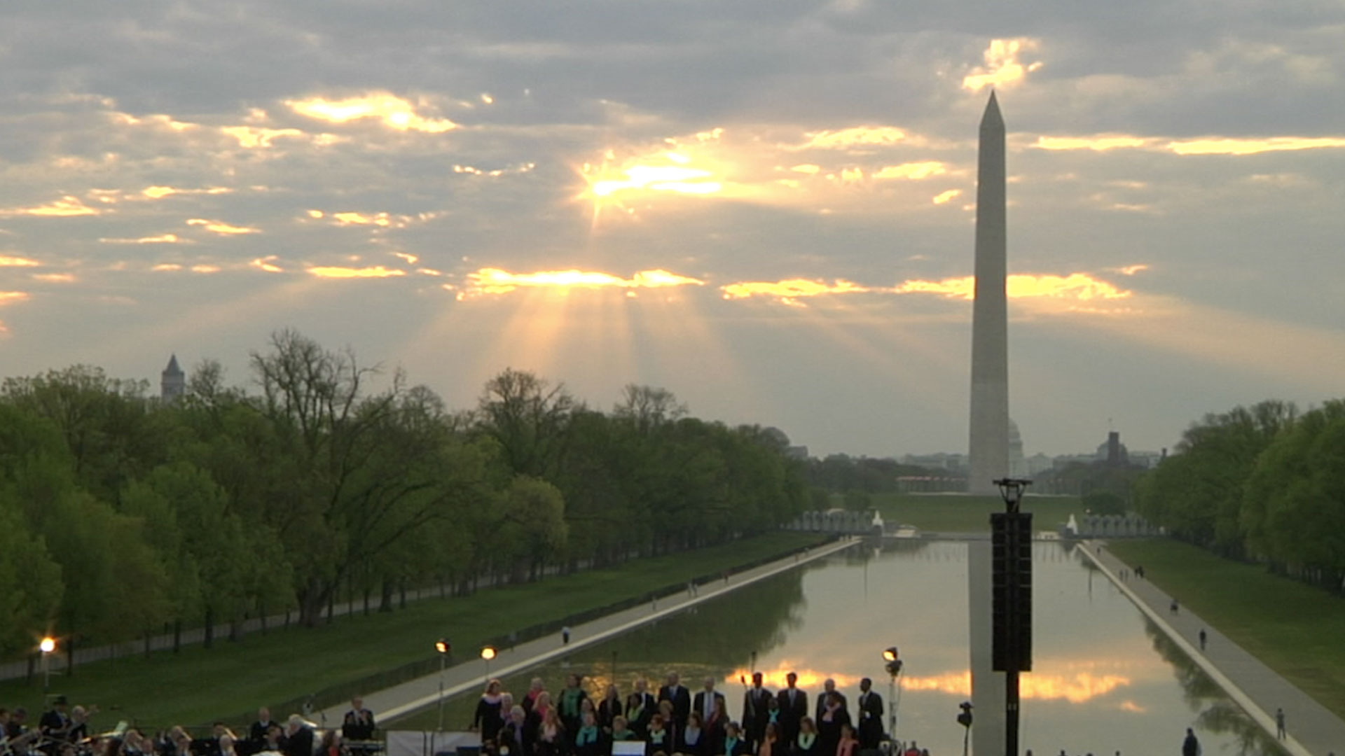 ‘Praising the Name of Jesus’: Easter Sunrise Service Returns to Lincoln Memorial in Washington DC