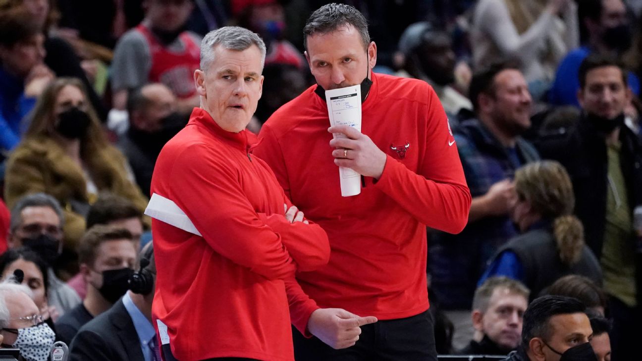 2 Chicago Bulls assistant coaches out for playoff opener after testing positive for COVID