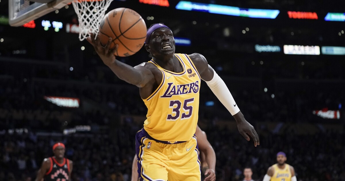 Lakers report card: Wenyen Gabriel