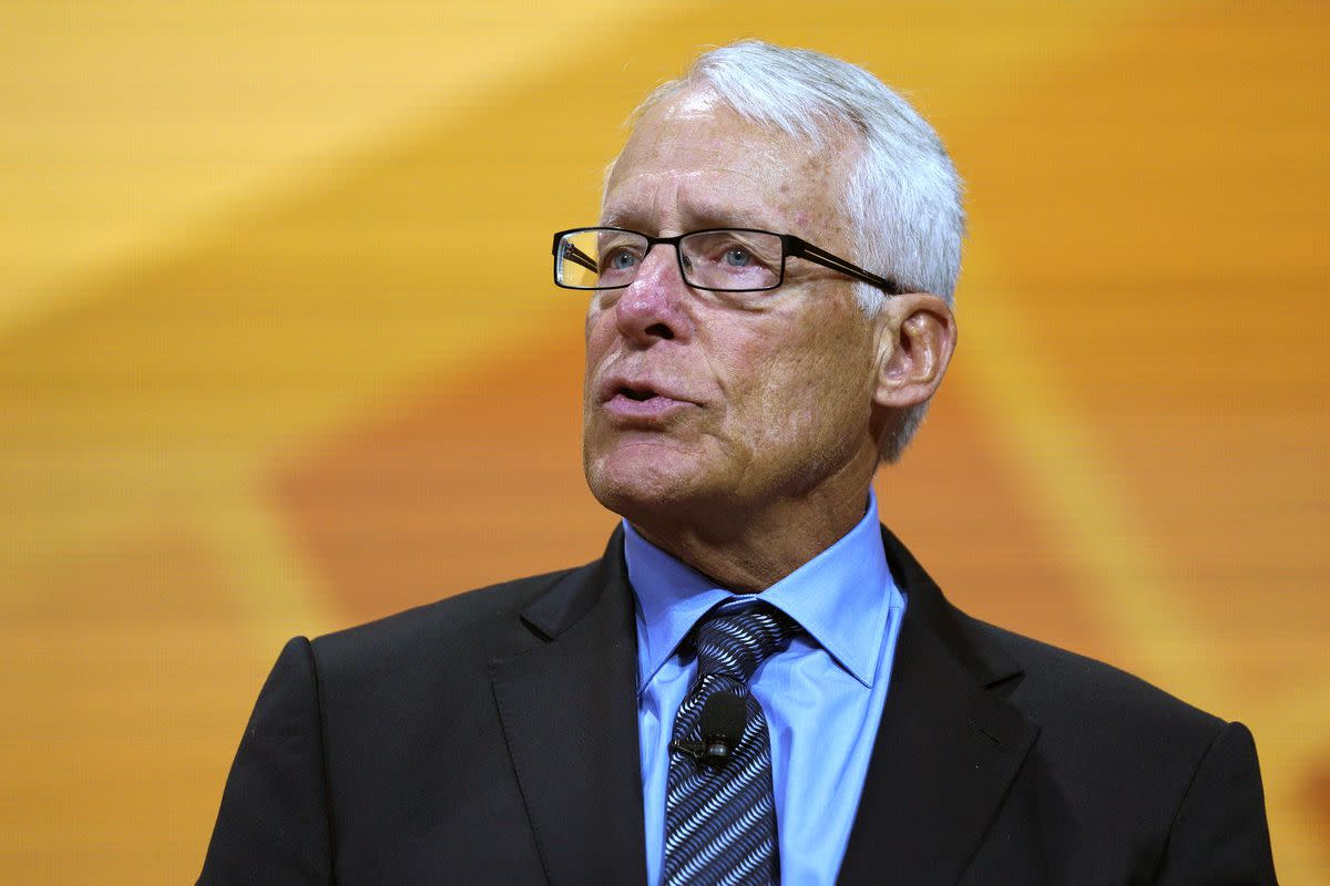 Walmart Heir Rob Walton the ‘Frontrunner’ to Win Denver Broncos Ownership Bid: Report