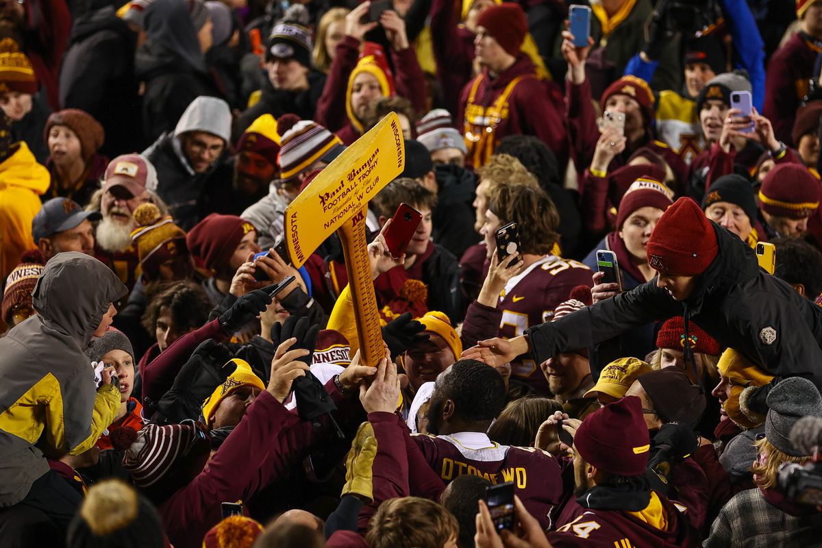 NCAA Football: Wisconsin at Minnesota