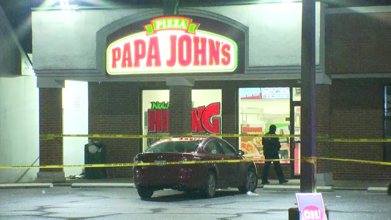 Man in Ohio asks for application, shoots manager at Papa John’s