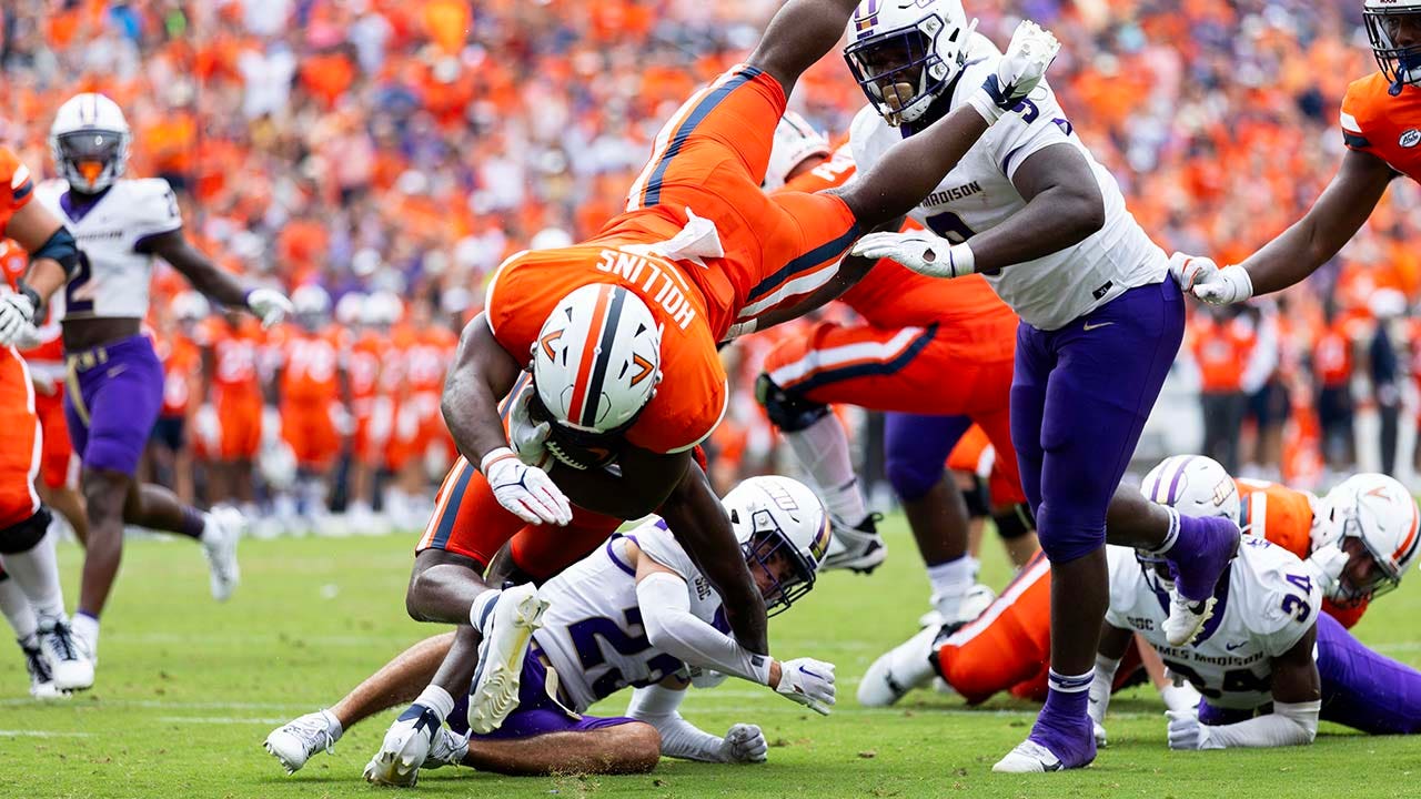 Virginia running back, shooting survivor Mike Hollins scores first touchdown since last year’s tragedy