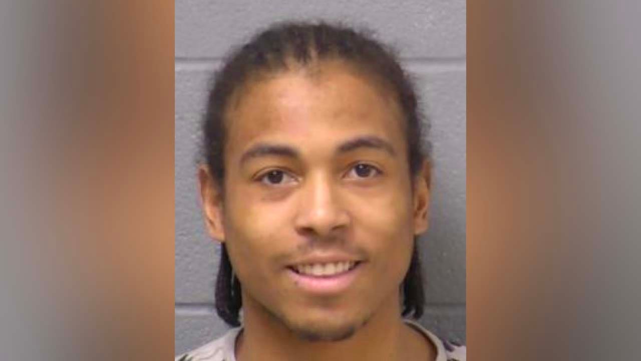 Suspect accused of killing 7 in Illinois killed himself when found by US Marshals in Texas: police