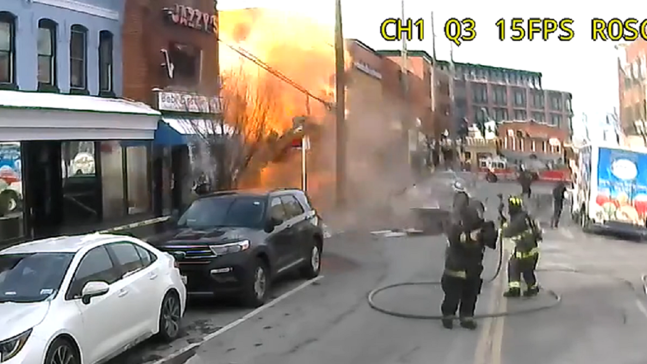Washington, D.C., firefighters jump into action as explosion destroys convenience store: video