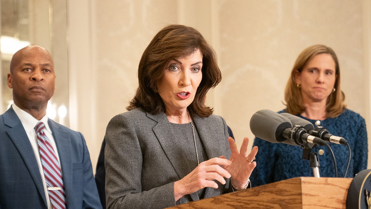 Hochul apologizes after saying Israel 'has right to defend itself' with 'inappropriate' Canada analogy