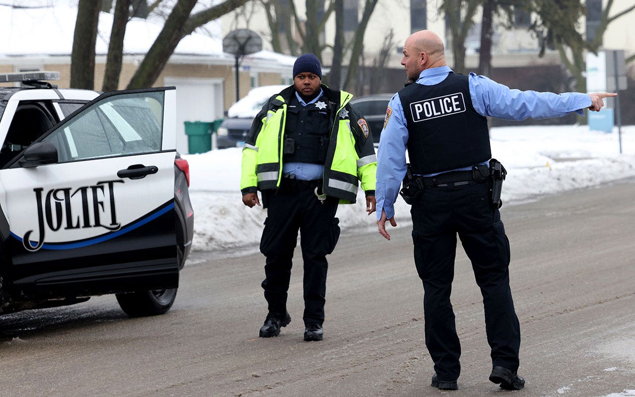 Girlfriend of suspect accused of killing 8 in Chicago pleads not guilty to obstruction