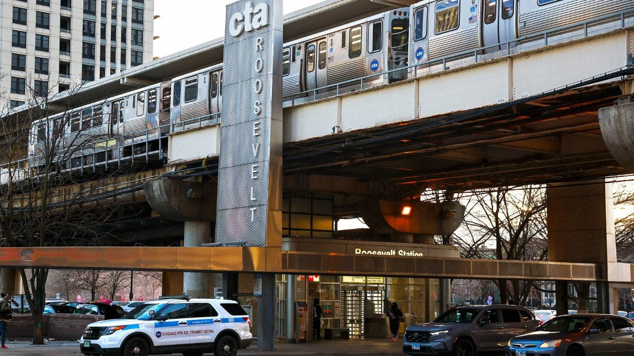 Union boss calls for National Guard rollout on Chicago's transit system