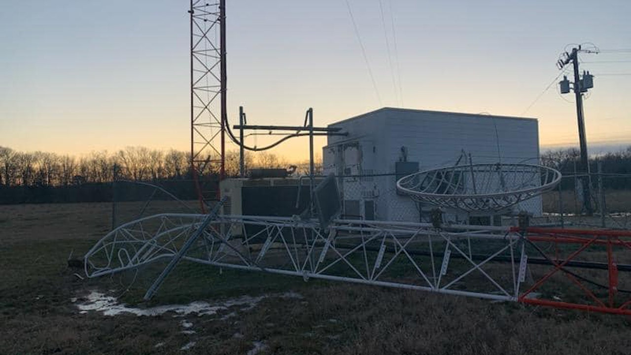 2 in Oklahoma accused of toppling country radio station tower to steal 0 in copper