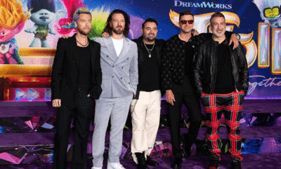 Justin Timberlake and the rest of NSYNC perform live together for the 1st time since 2013