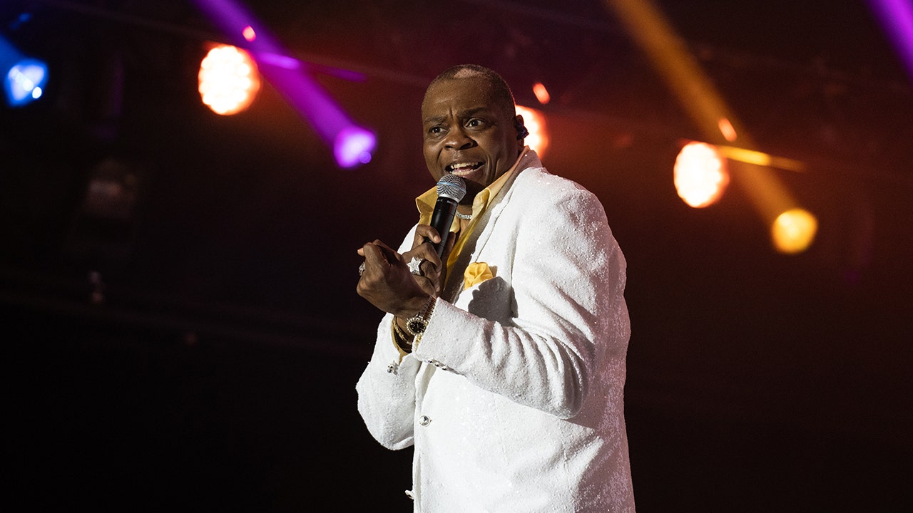 Singer sues hospital, says staff thought he was mentally ill and wasn't member of Four Tops