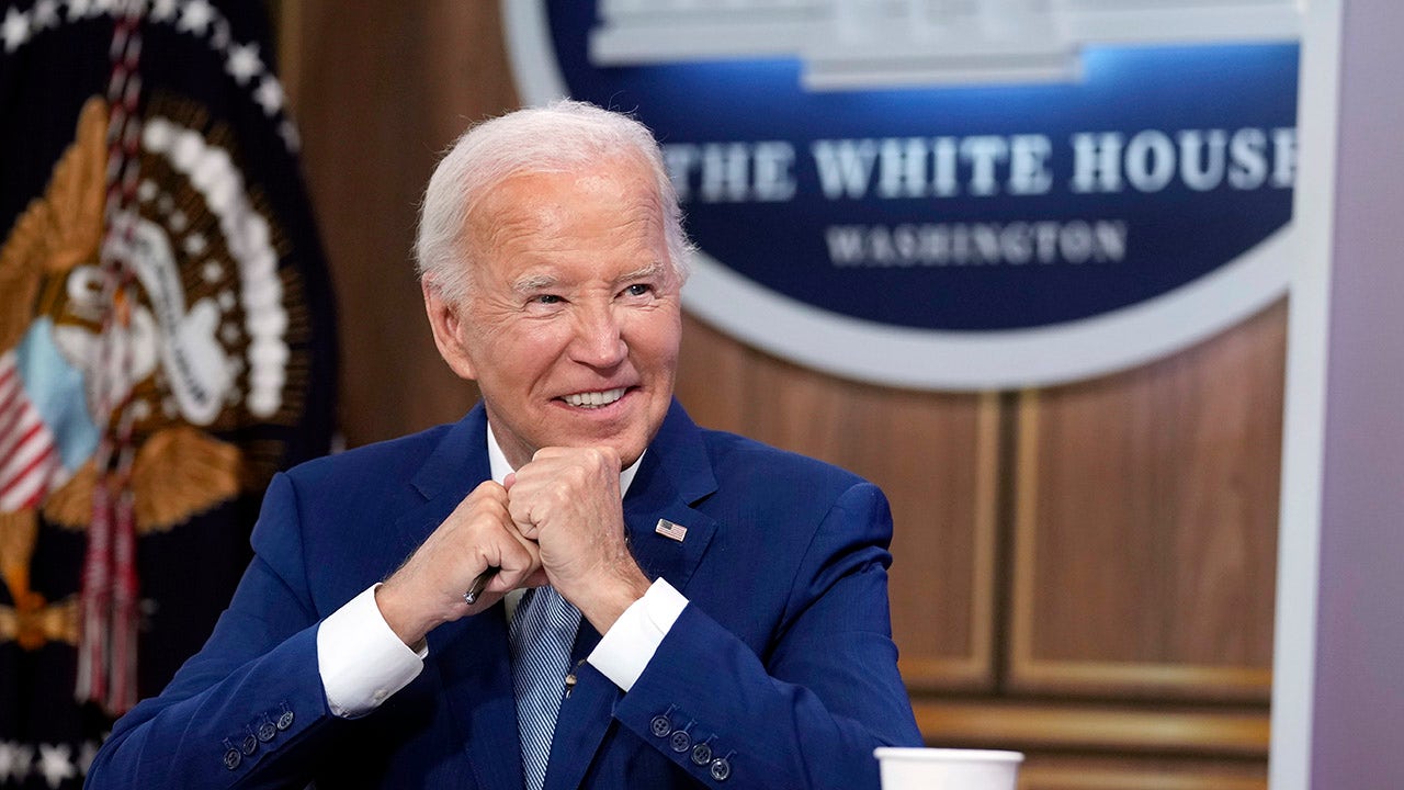 Biden pledges .3B in 'clean energy' spending with national debt at T