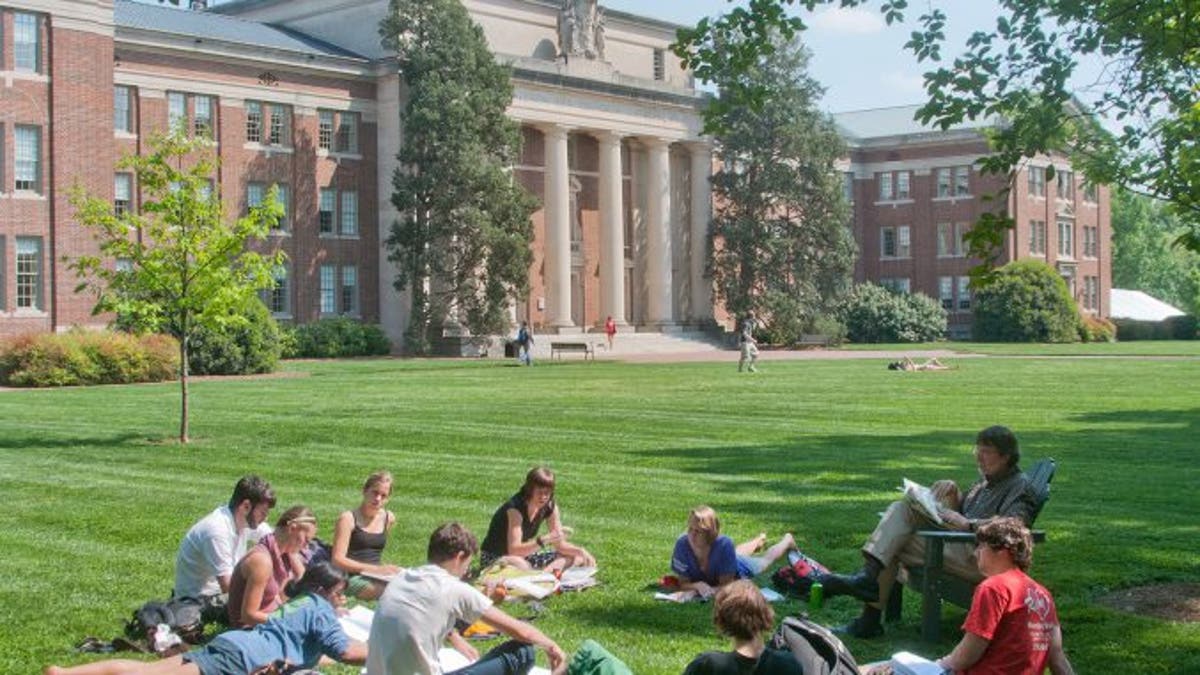 STUDENTS ON A COLLEGE CAMPUS