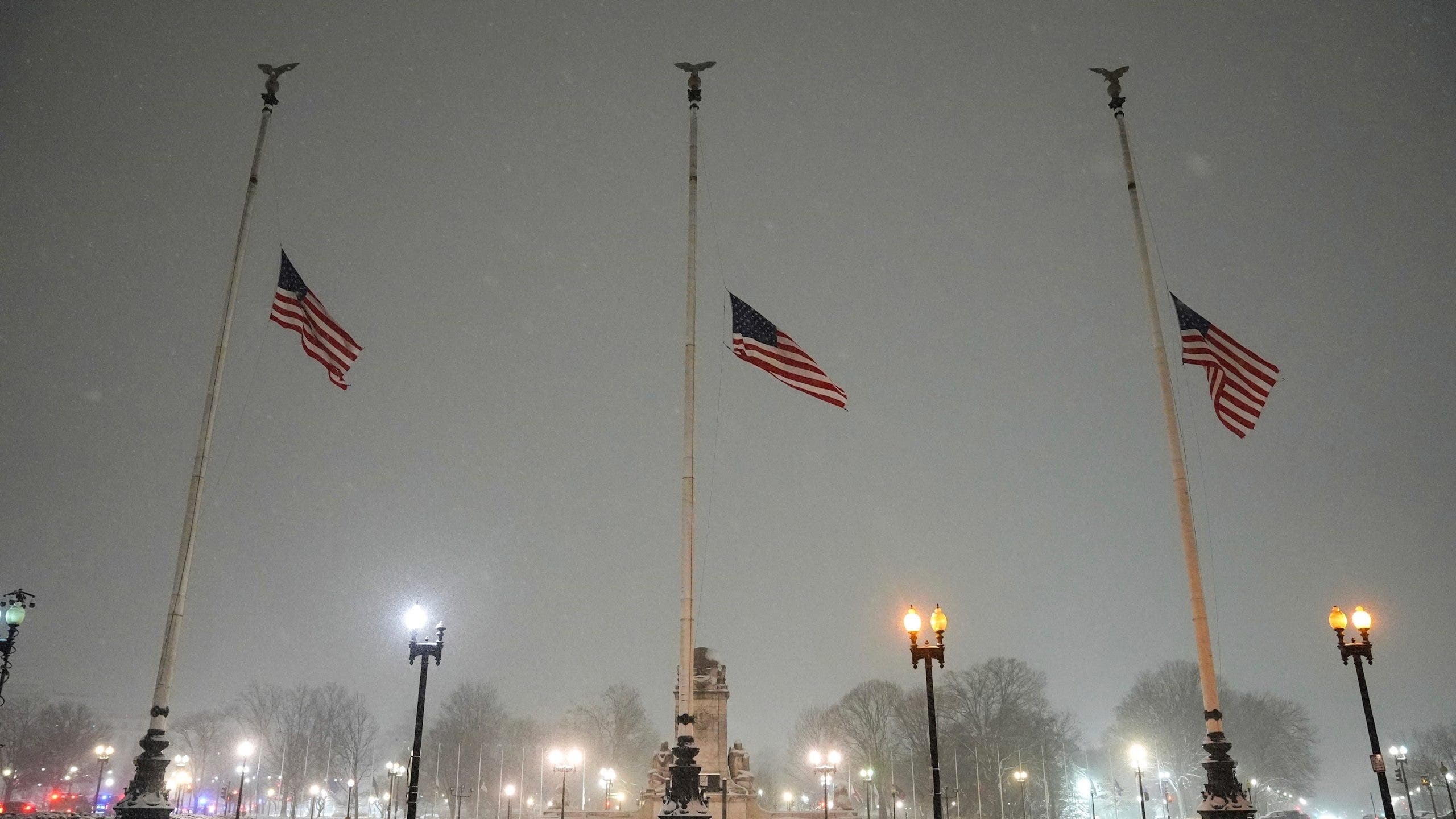 Abbott orders flags at full-staff for Trump's inauguration despite one month order to honor Carter