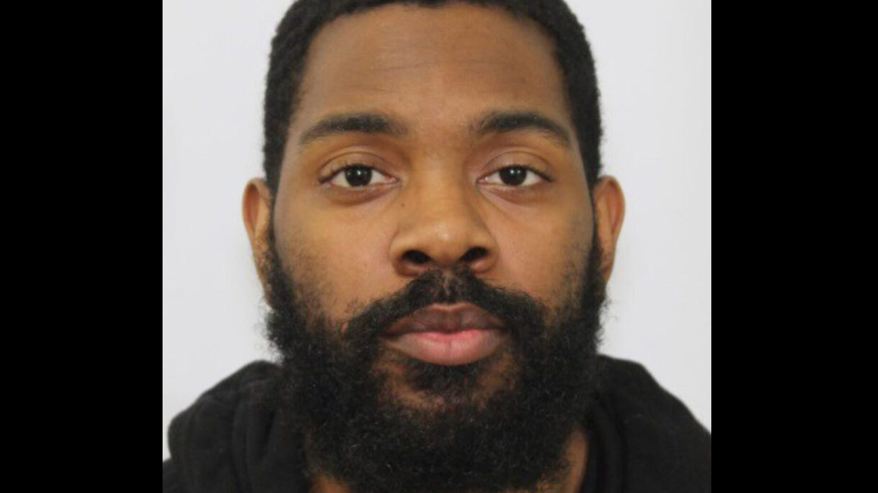 Ohio warehouse shooting suspect in custody after 1 killed, 5 injured: police