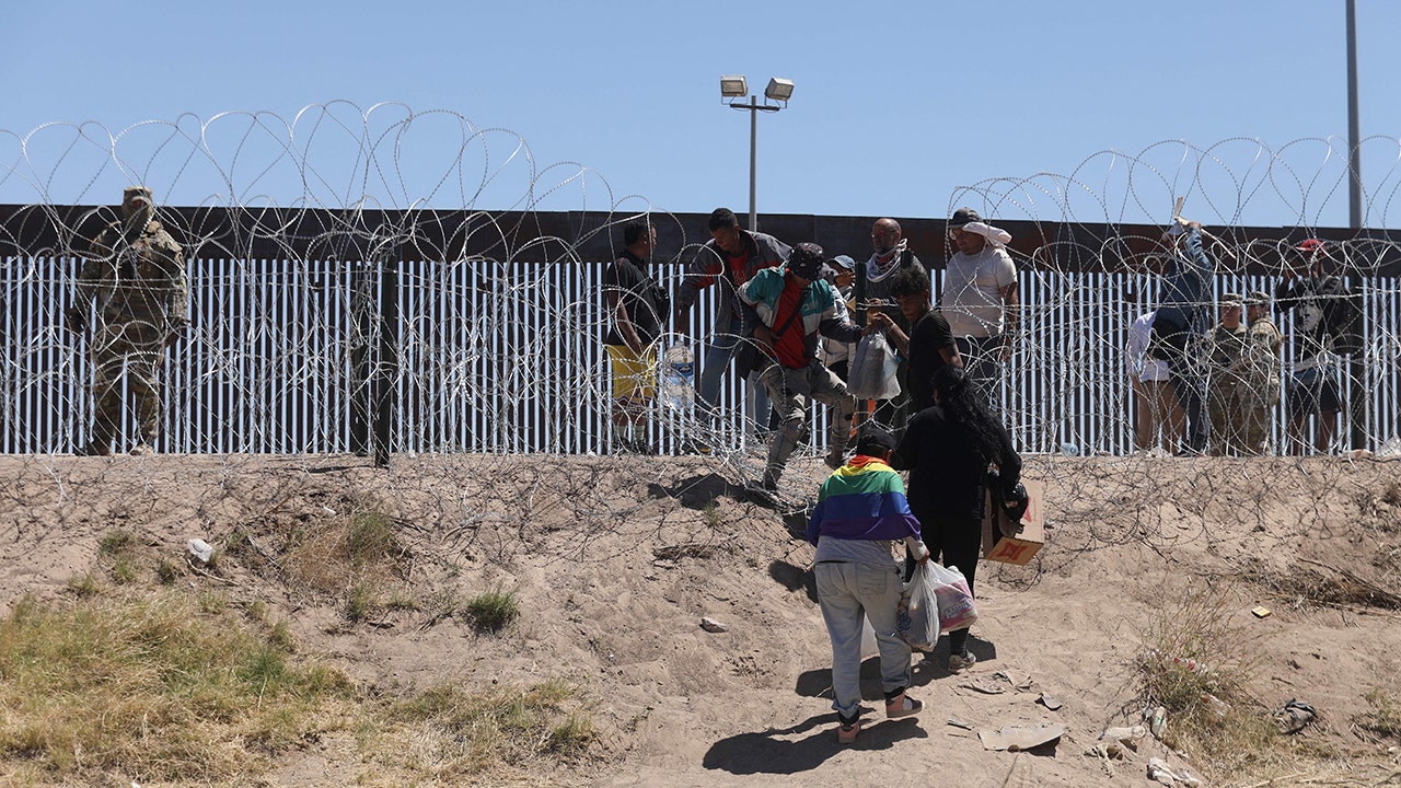 New border sector becomes nation’s busiest as overall encounters continue to plummet on Trump watch New border sector becomes nation’s busiest as overall encounters continue to plummet on Trump watch