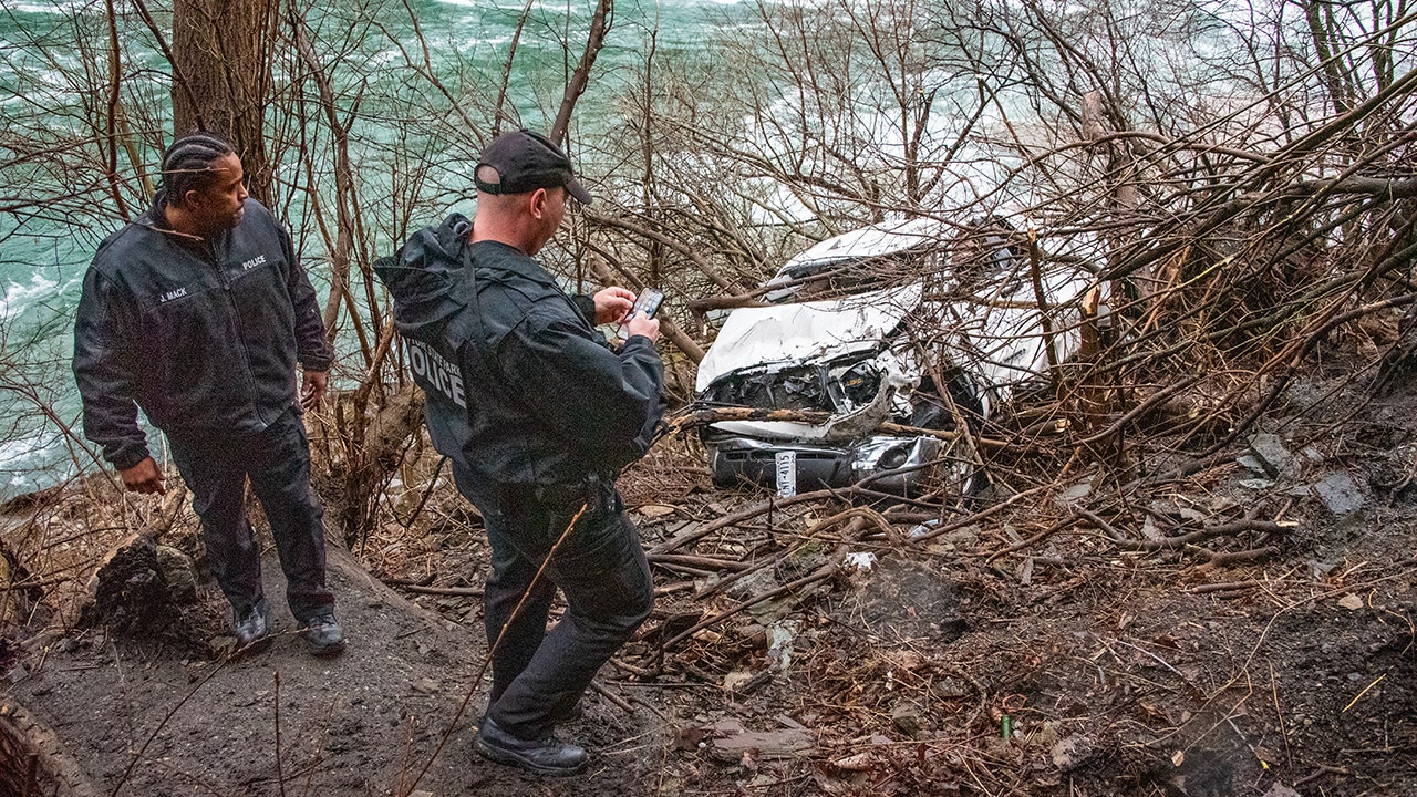 Man miraculously walks away after driving truck over cliff into Niagara Falls Gorge