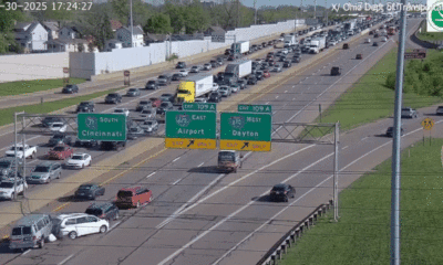 Driver suddenly stops in middle of highway, causes multi-car crash, then leaves: video