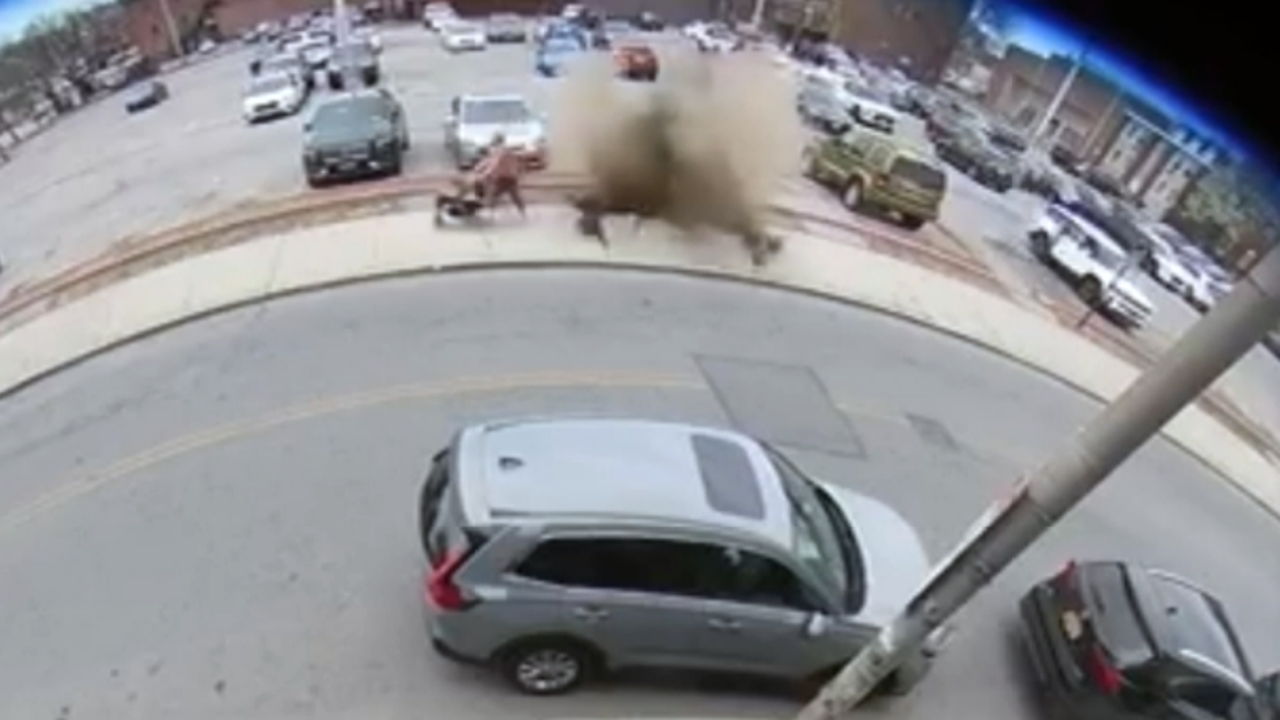Video captures New York grandmother, children narrowly avoiding manhole explosion