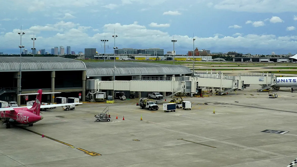 tarmac at tampa international airport