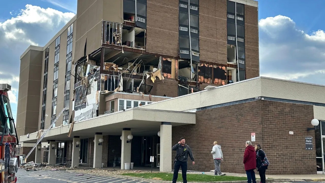 Explosion rocks senior living apartment building in Ohio, multiple people injured
