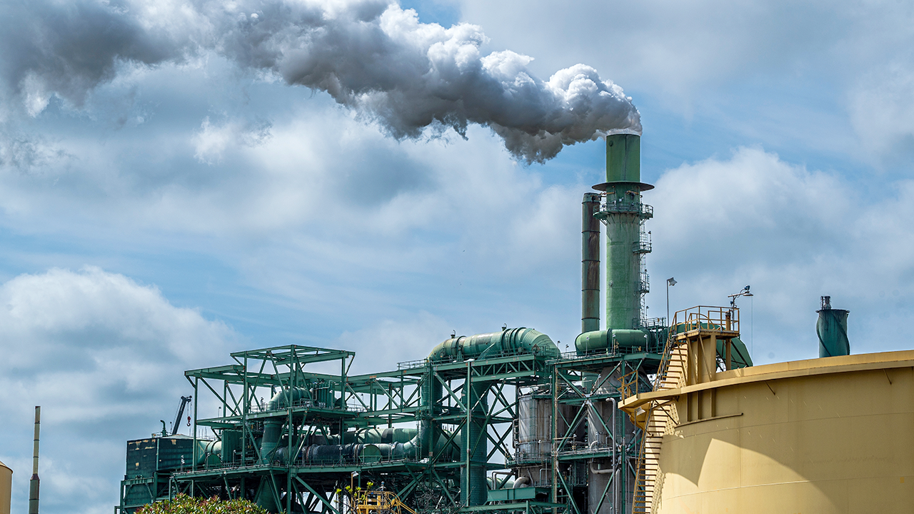 Climate deadlines collide with politics as Dem-led states chase Big Oil in court but spare local refiners