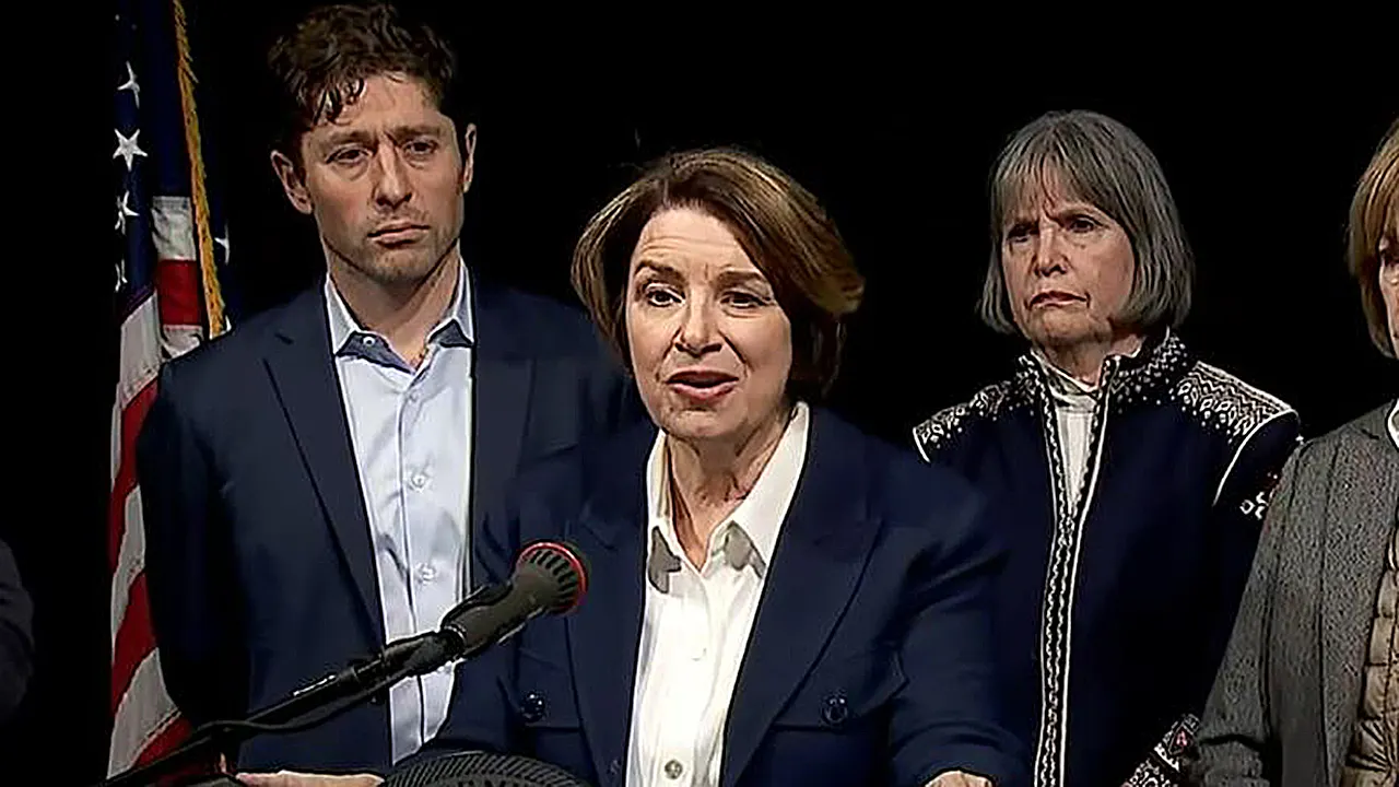 Frey, Klobuchar call for ICE to leave Minneapolis following deadly CBP shooting in city