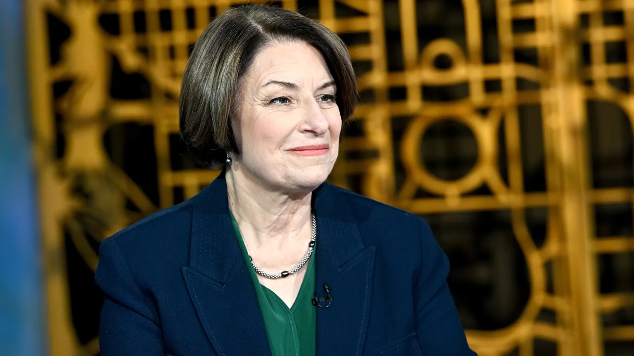 Sen Amy Klobuchar says she’s ‘seriously considering’ a gubernatorial bid