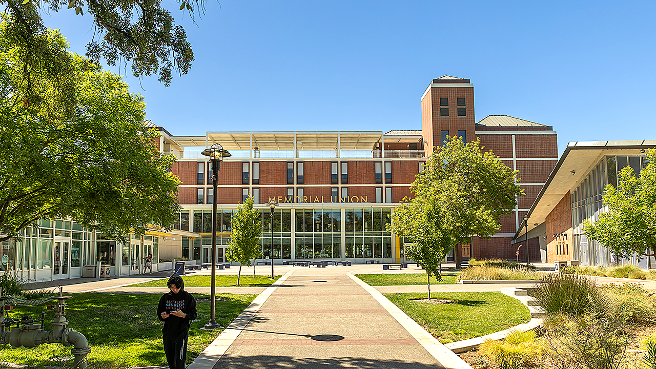 UC Davis professor who posted violent threats against ‘Zionists’ keeps job after discipline