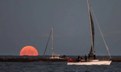 Shipwreck hunter finds luxury steamer that sank in Lake Michigan in 1872